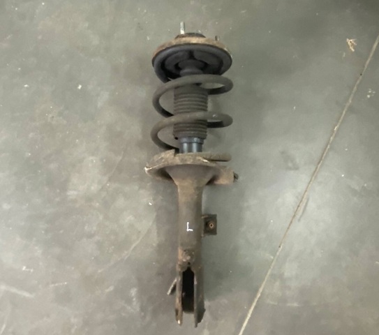 Ліва передня стійка 4060A173 MITSUBISHI