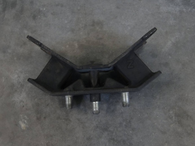 Підвіска КПП 41022AG10A SUBARU