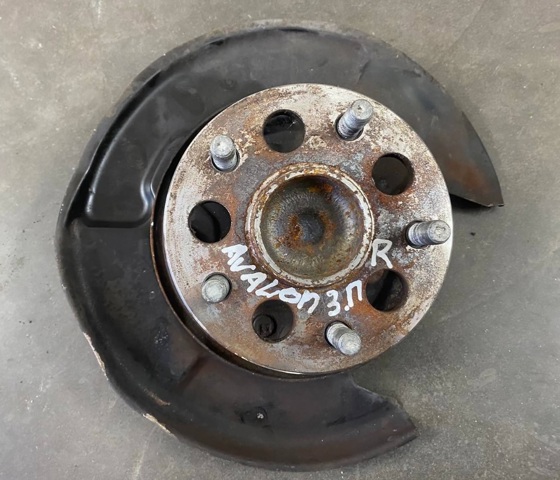 Маточина задня права 4245006110 TOYOTA