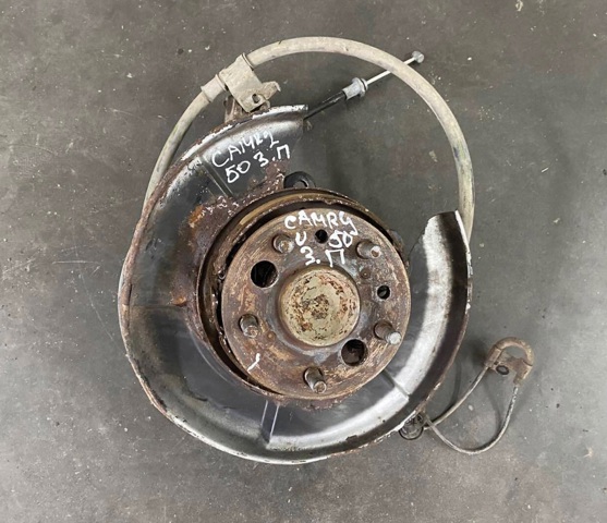 Маточина задня права 4245033030 TOYOTA
