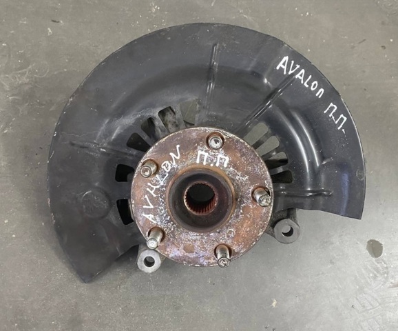 Вісь передня і поворотні кулаки 4321106240 TOYOTA