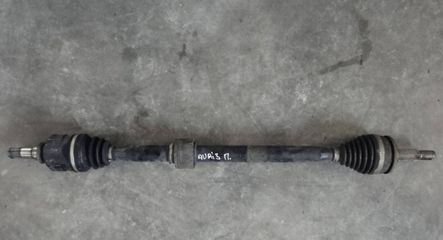 Привід правий 4341002570 TOYOTA