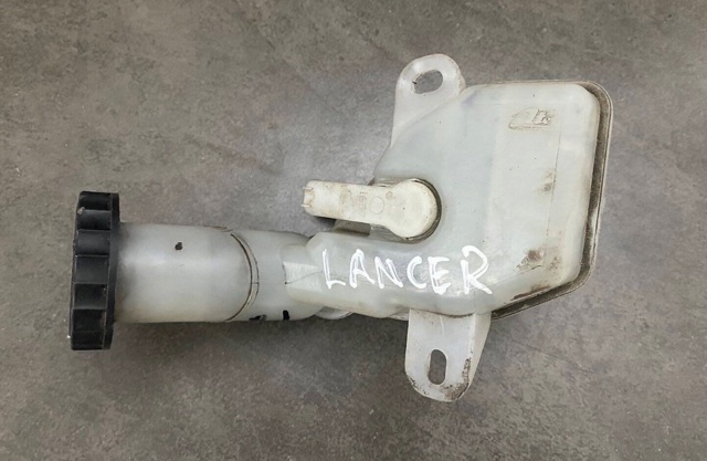 Бачок гальмівної рідини 4627A027 MITSUBISHI