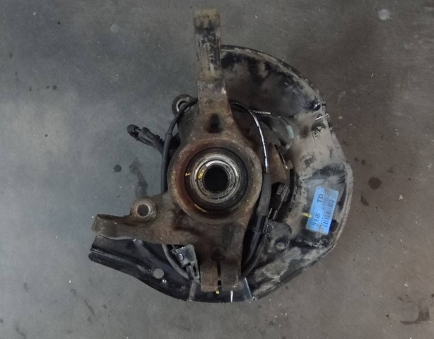 Цапфа поворотна ліва 517152T110 HYUNDAI