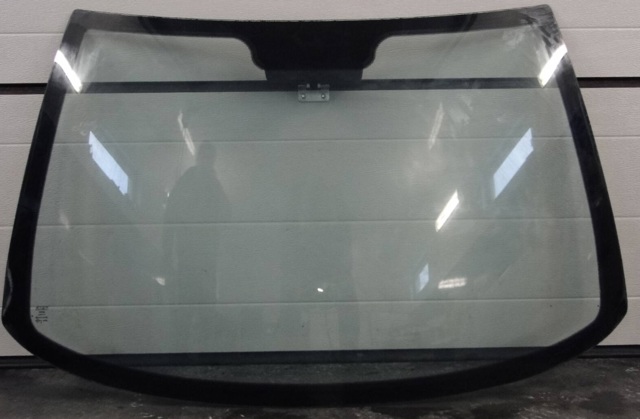 Переднє скло 51738635 FIAT