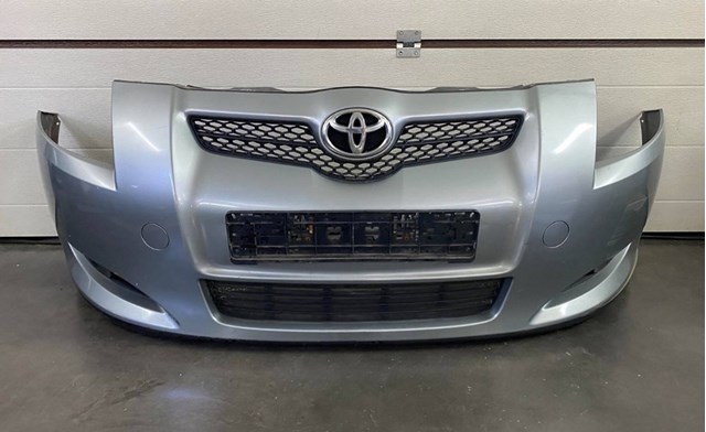 Бампер передній в зборі 5211902970 TOYOTA