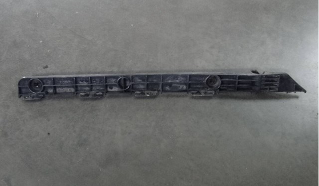 Лівий кронштейн кріплення бампера заднього 5215833010 TOYOTA