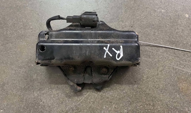 Замок кришки капота 5351048070 TOYOTA