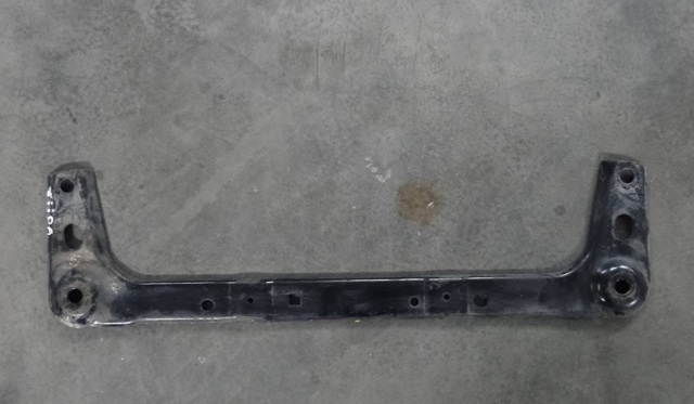 Кронштейн передньої балки 544C4EL000 NISSAN