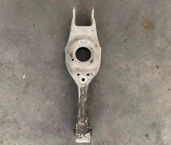 Балансир задній нижній, лівий 552103Q110 HYUNDAI