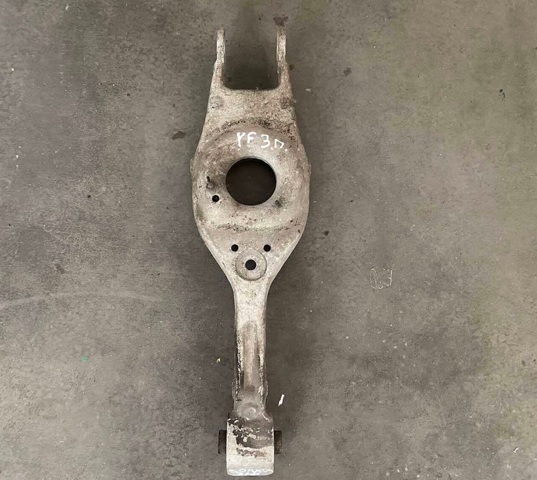 Балансир задній нижній, правий 552203Q110 HYUNDAI