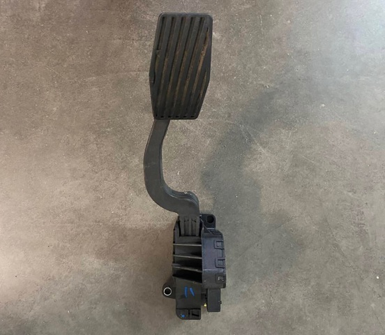 Педаль акселератора 55702020 FIAT