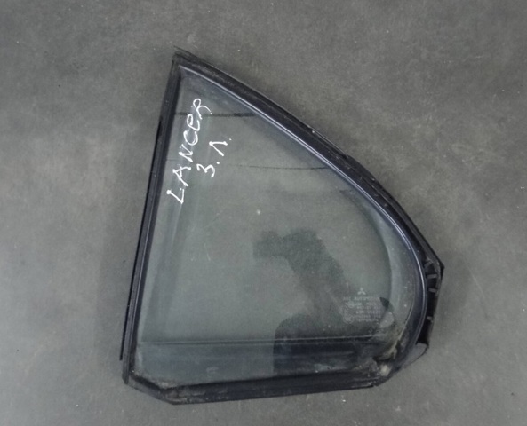 Куточок задніх лівих дверей 5740A017 MITSUBISHI