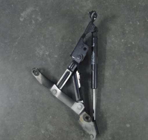 Кріплення кришки багажника 5923A013 MITSUBISHI