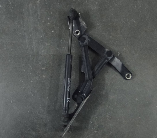 Кріплення кришки багажника 5923A014 MITSUBISHI