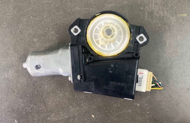 Двигун приводу люка 6326006030 TOYOTA