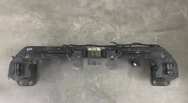 Балка бампера переднього 6400A781 MITSUBISHI