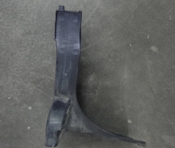 Захист заднього бампера 6415A016 MITSUBISHI