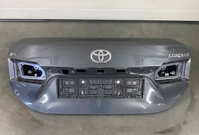 Кришка багажника кузова 6440102A31 TOYOTA