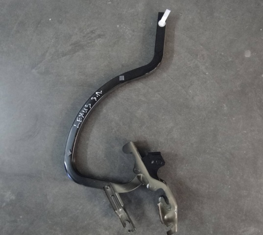 Завіса кришки багажника 6451033050 TOYOTA