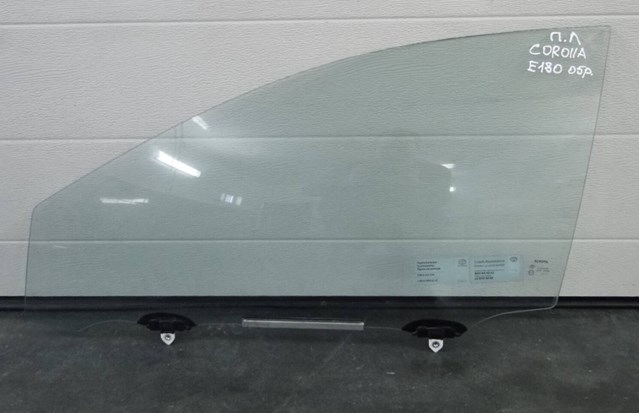 Скло водійських дверей 6810202430 TOYOTA