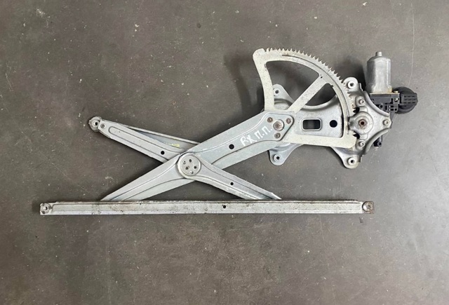 Склопідйомник передньої правої двері 6980133040 TOYOTA
