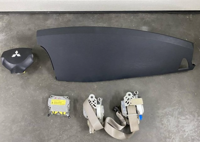 Подушка безпеки пасажира 7030A071 MITSUBISHI