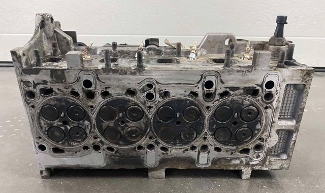 Головка блоку циліндрів 71724179 FIAT