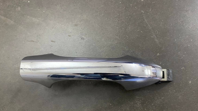 Ручка передніх дверей зовнішня, права 72140SWWE01ZA HONDA