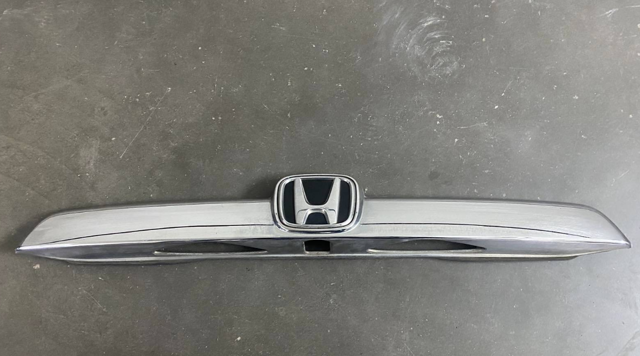 Молдинг кришки багажника 74890SWWE11 HONDA