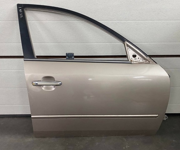 Пасажирські передні двері 760043K010 HYUNDAI