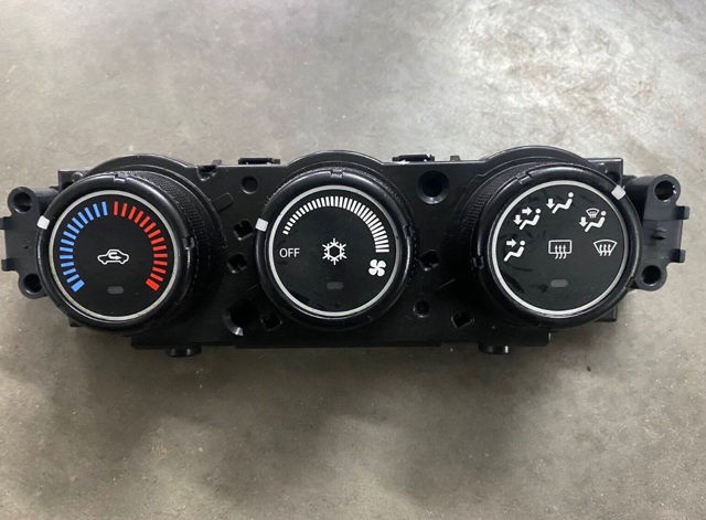 Блок управління пічкою 7820A116XA MITSUBISHI