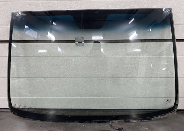 Автомобільне скло 7911009001 SSANG YONG