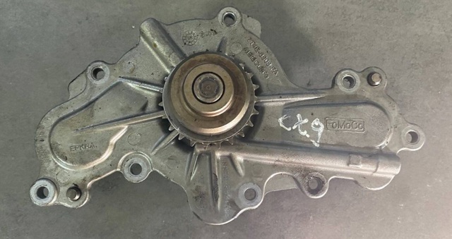 Насос системи охолодження 7T4E8508FA MAZDA