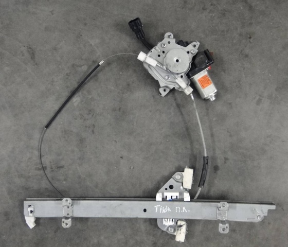 Склопідйомник передньої лівої двері 80721EE00C NISSAN