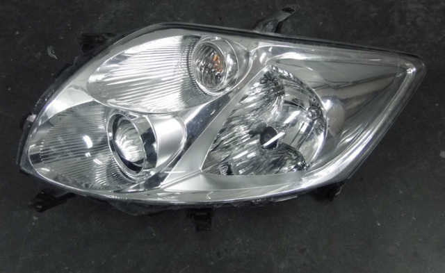 Фара ліва 8117002460 TOYOTA