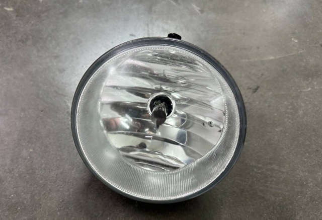 Протитуманка права 81211AA030 TOYOTA