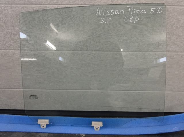 Скло заднє праве 82300EL000 NISSAN