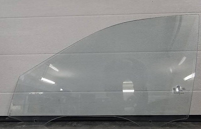 Скло передніх дверей, лівою 824102G000 HYUNDAI