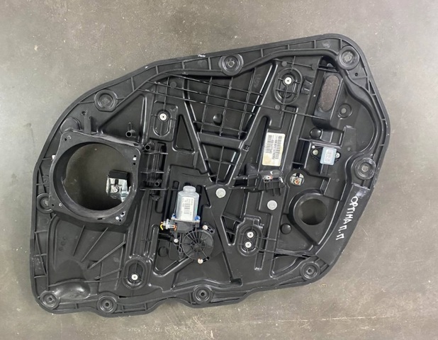 Двигун склопідіймача двері передньої, правої 824602T000 HYUNDAI