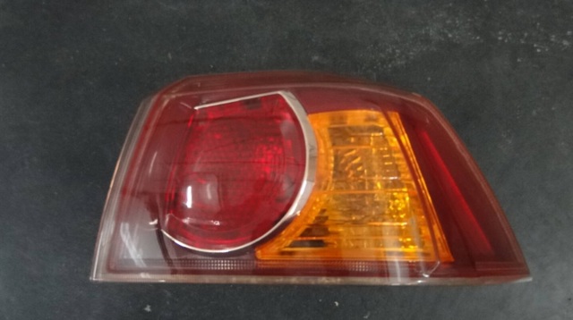 Ліхтар задній правий, зовнішній 8330A110 MITSUBISHI