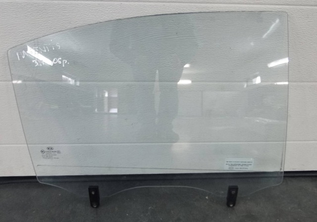 Скло заднє праве 834202G000 HYUNDAI