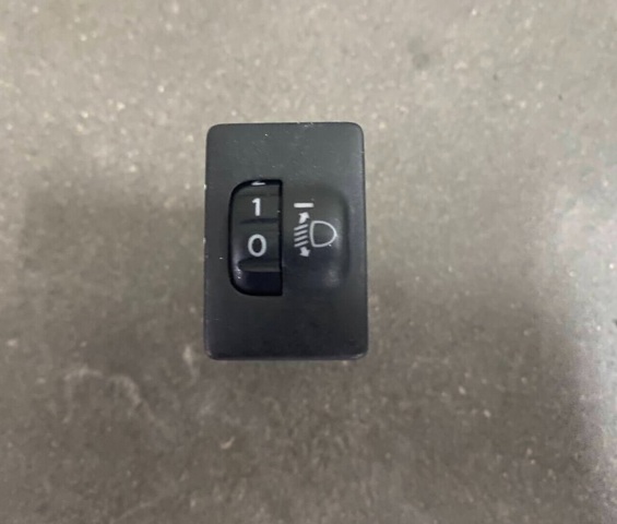 Кнопка коректора фар 8415212070 TOYOTA