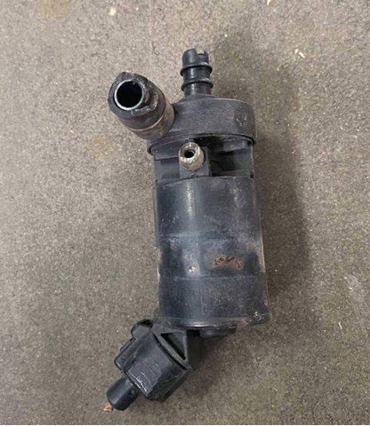 Насос омивача фар 8528020020 TOYOTA