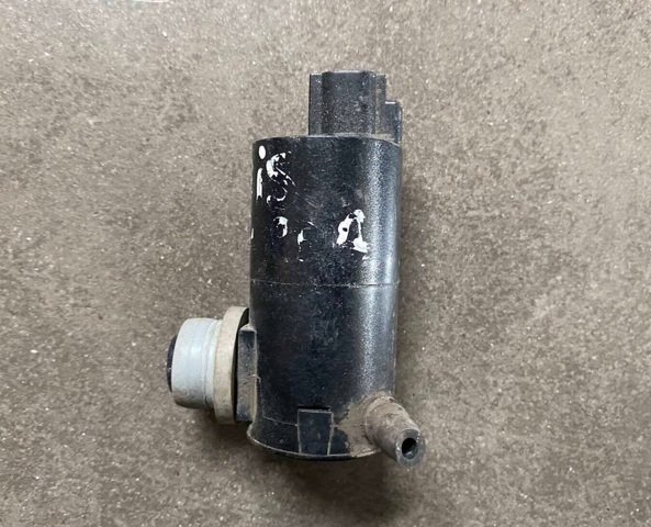 Насос омивача заднього 8533002040 TOYOTA