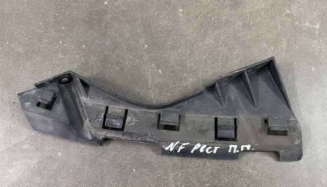 Праве кріплення переднього бампера 865523K500 HYUNDAI