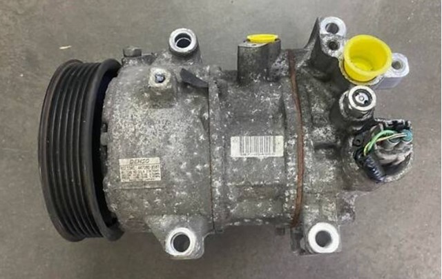 Компресор системи кондиціювання 8831002790 TOYOTA