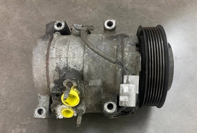 Компресор холодоагенту 8832006080 TOYOTA