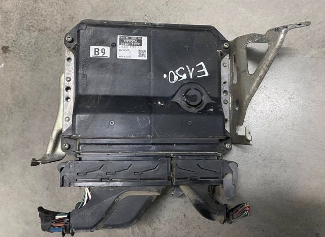 Блок двигуна 8966112B91 TOYOTA