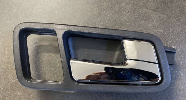 Ручка задньої двері внутрішня права 96635886 GM